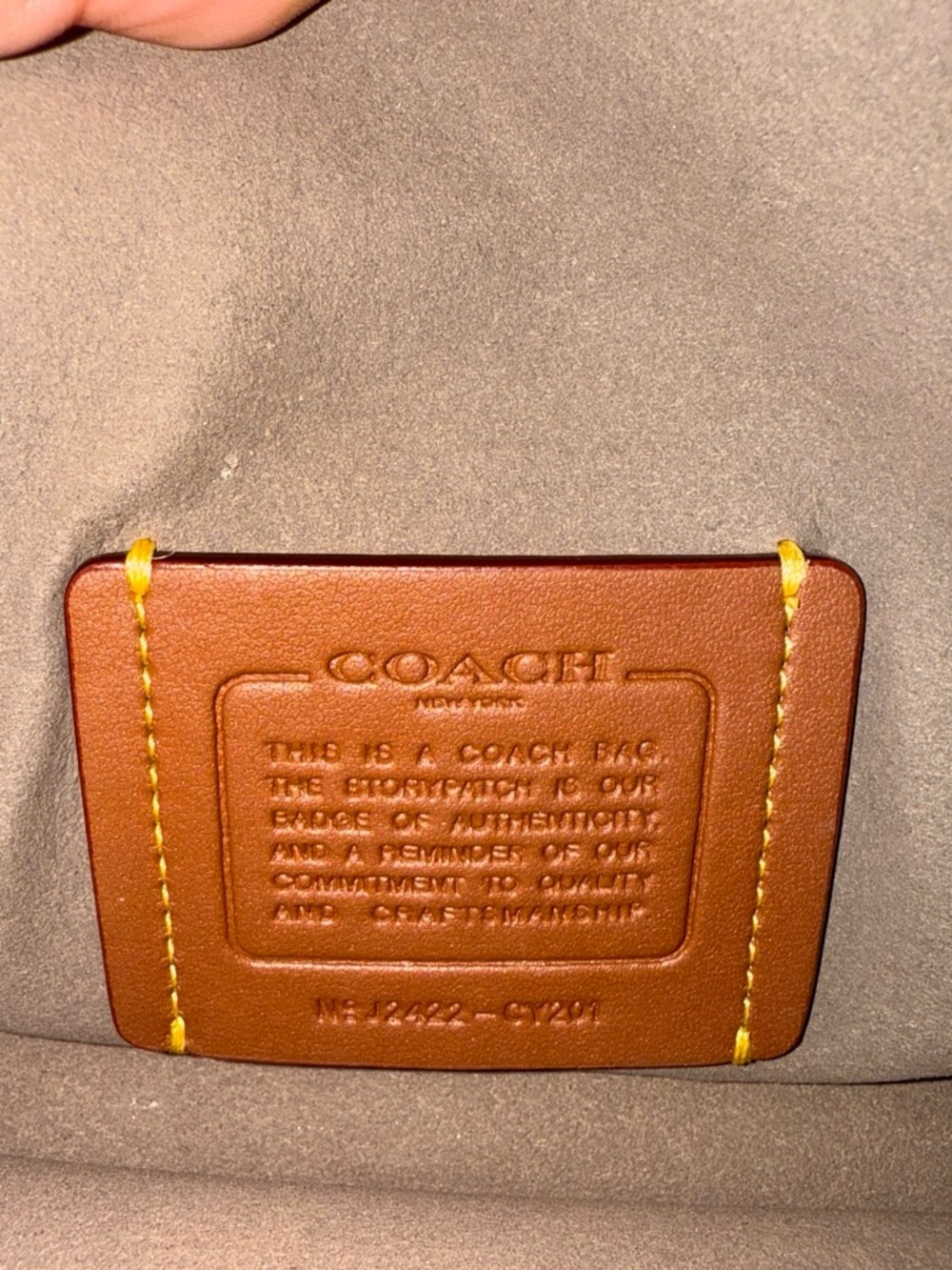 Coach tabby 20 in the color stone W/ crossbody trap - Picture 7 of 8